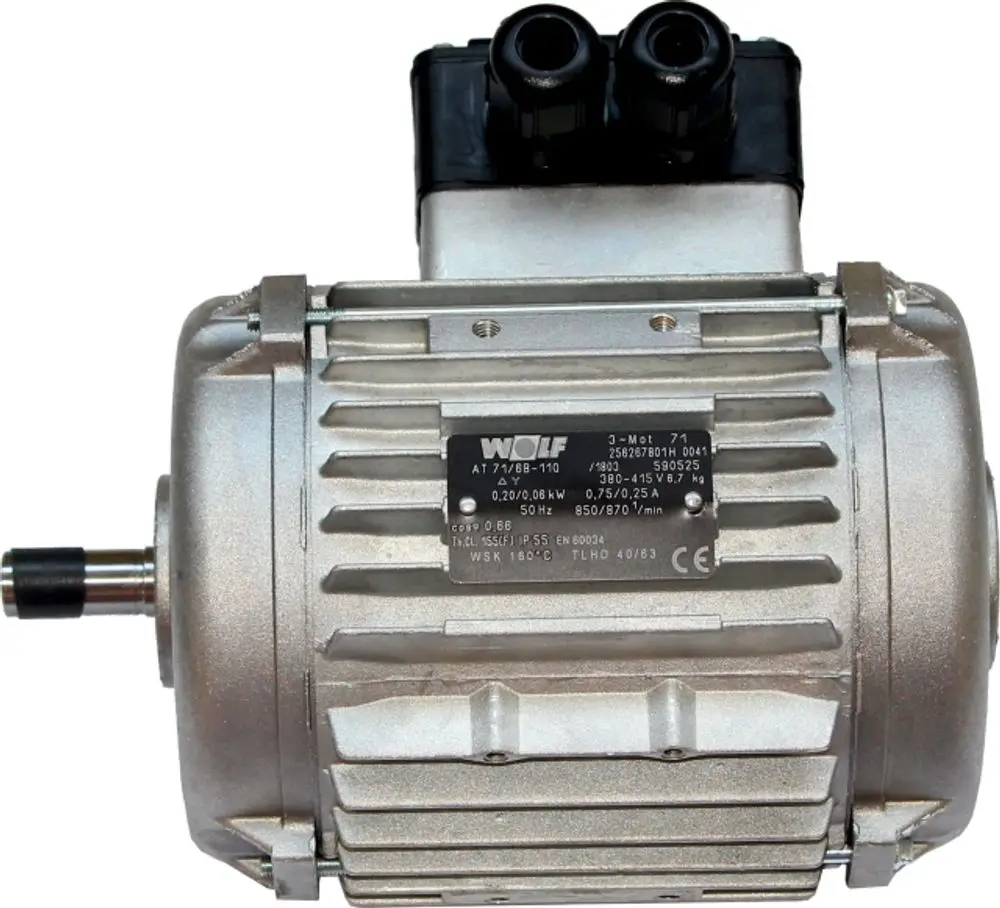 Wolf Motor mit zwei Anschlussklemmen und Typenschild. Antriebseinheit mit Blick auf Lagermotor und Kühlrippen. Design für elektrische Anwendungen.